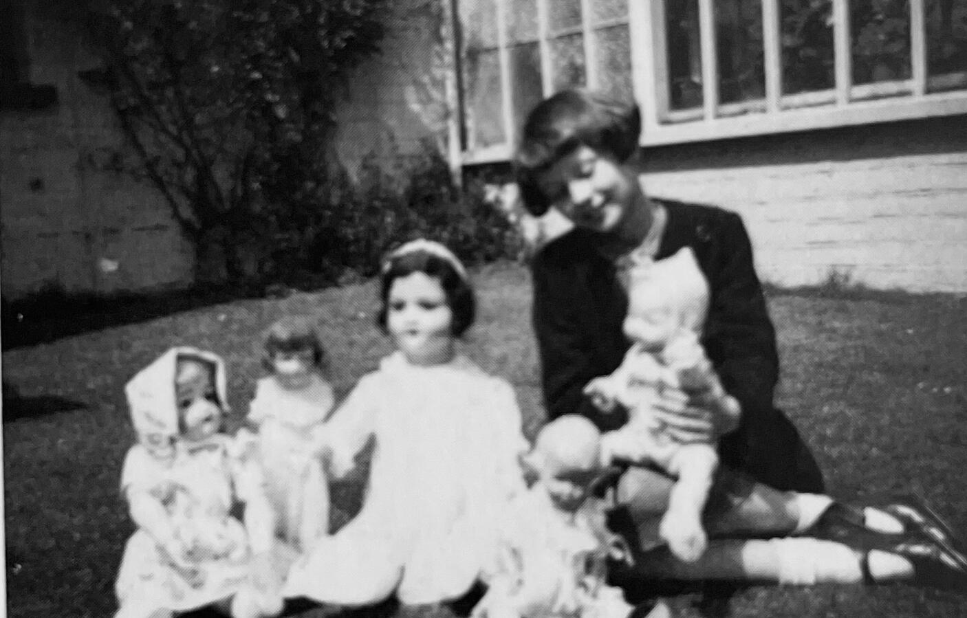 © Sean Hepburn Ferrer and Luca Dotti.