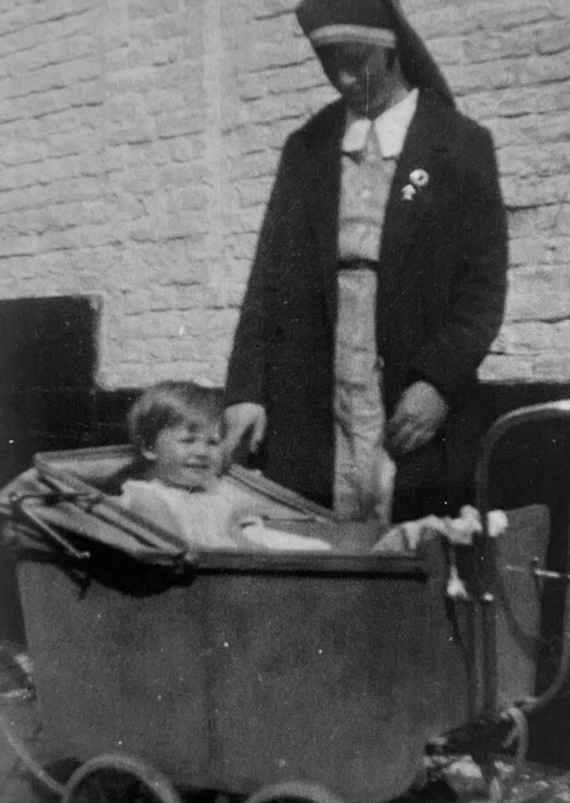 © Sean Hepburn Ferrer and Luca Dotti.