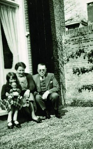 © Sean Hepburn Ferrer and Luca Dotti.